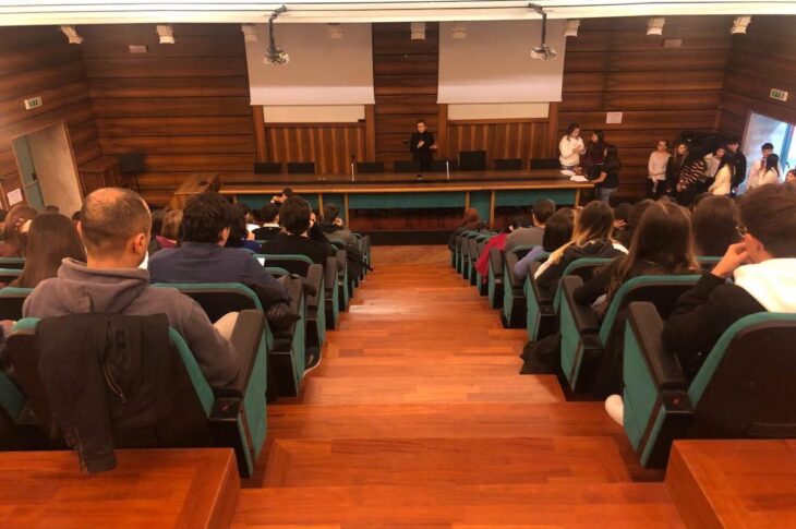 Debaten